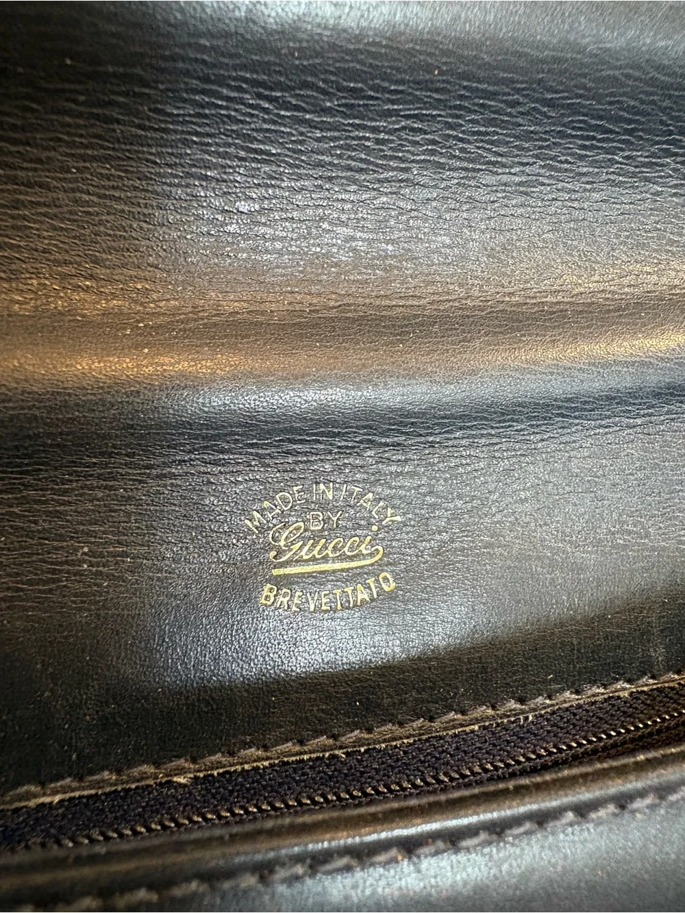 Vintage Gucci Black Leather Shoulder Bag with Silver Interlocking G - Picture 11 of 15